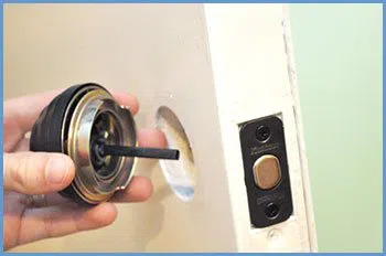 State Locksmith Services Astatula, FL 352-261-6713 - 5-change-locks-service